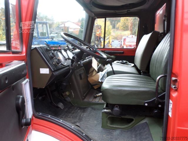 Boxvogn MERCEDES-BENZ 2x Feuerwehr Unimog  U 1300 L Tank & Pumpe 1500