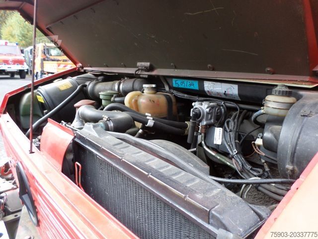 Boxvogn MERCEDES-BENZ 2x Feuerwehr Unimog  U 1300 L Tank & Pumpe 1500