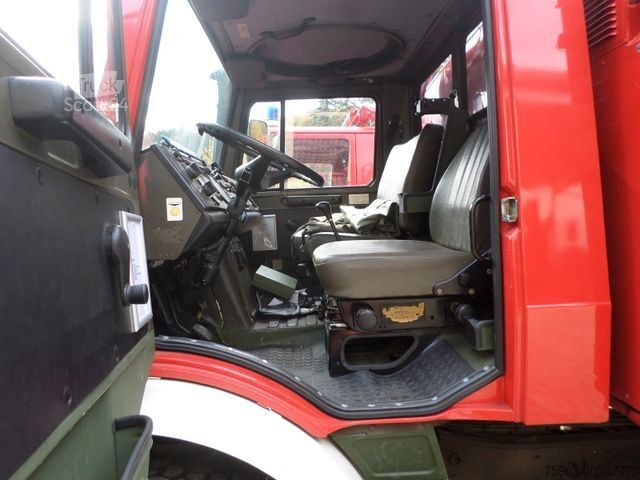 Boxvogn MERCEDES-BENZ 2x Feuerwehr Unimog  U 1300 L Tank & Pumpe 1500