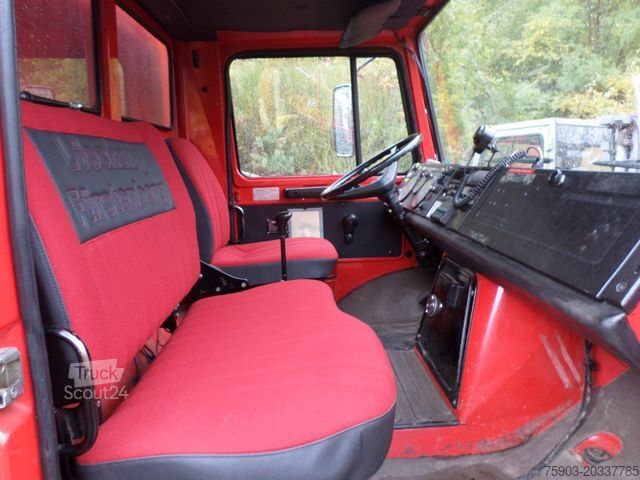 Boxvogn MERCEDES-BENZ Feuerwehr Unimog  U 1300 L  Tank & Pumpe 1800 L