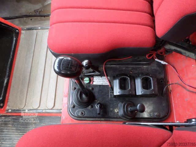 Boxvogn MERCEDES-BENZ Feuerwehr Unimog  U 1300 L  Tank & Pumpe 1800 L
