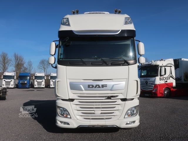 Standardowy ciągnik siodłowy DAF XF 530 FT SSC Standklima Intarder