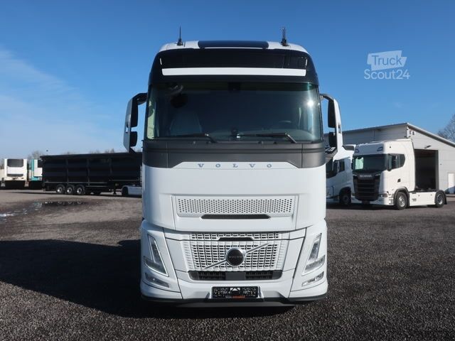 Standardní tahač Volvo FH 500 Aero Euro 6 Globetrotter XL Leder