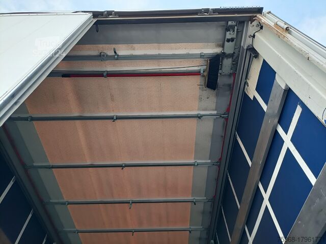 Camion platformă cu prelată MAN TGX 26 460