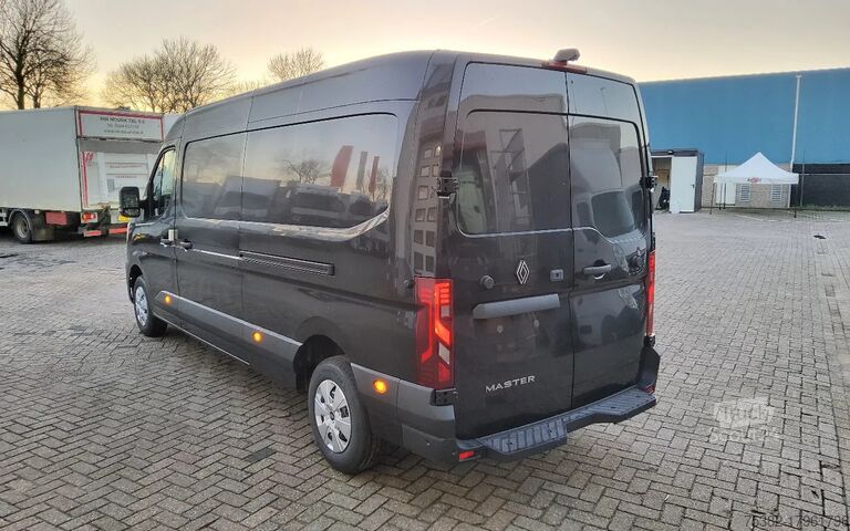 Bestelbus Renault Master 150.35  EURO 6  L3H2 GESLOTEN ZWART META...