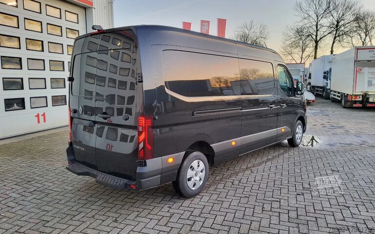 Bestelbus Renault Master 150.35  EURO 6  L3H2 GESLOTEN ZWART META...