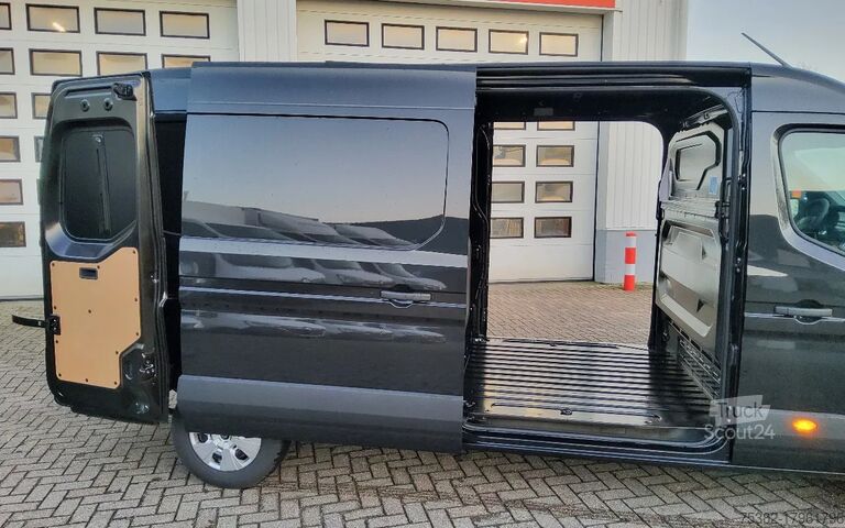 Bestelbus Renault Master 150.35  EURO 6  L3H2 GESLOTEN ZWART META...