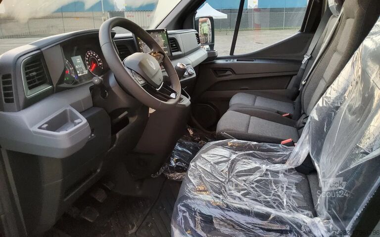 Bestelbus Renault Master 150.35  EURO 6  L3H2 GESLOTEN ZWART META...