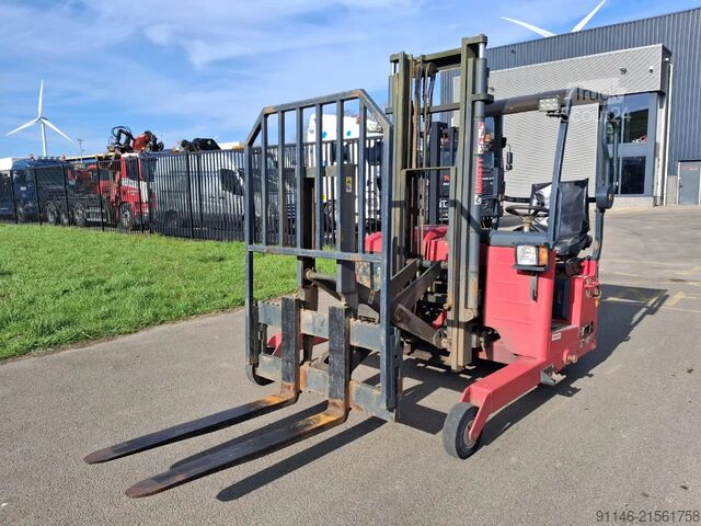 Viličar na tovornjaku Moffet M4 20.1 * Kubota Motor 25 HP * M4 20.1