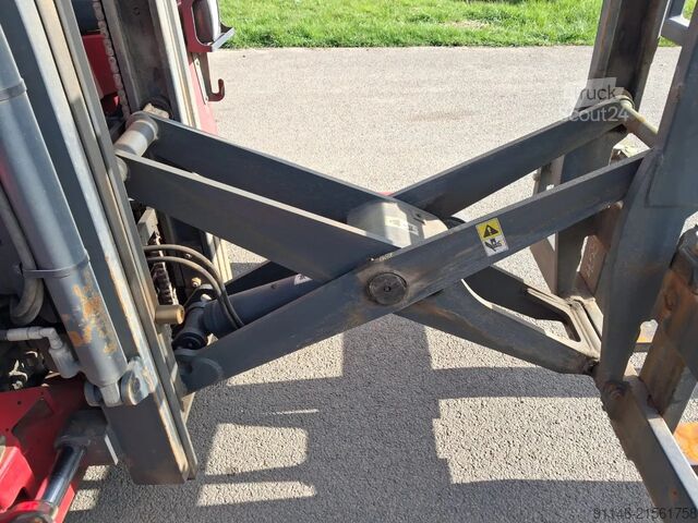 Viličar na tovornjaku Moffet M4 20.1 * Kubota Motor 25 HP * M4 20.1