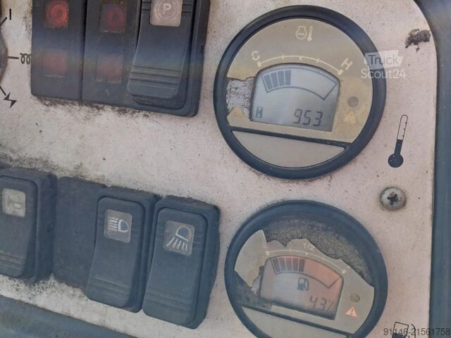 Viličar na tovornjaku Moffet M4 20.1 * Kubota Motor 25 HP * M4 20.1