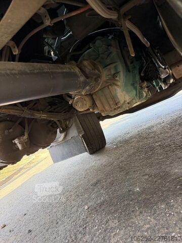 Автомобиль для сбора мусора Volvo FM 300 6x2 *LHD* - GARBAGE TRUCK / MULLWAGEN / ...