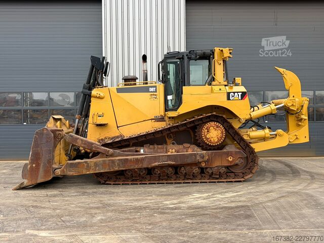 Nivelačný stroj Caterpillar D8T