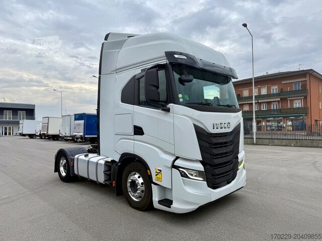 τυπικός οδικός ελκυστήρας Iveco sway 480