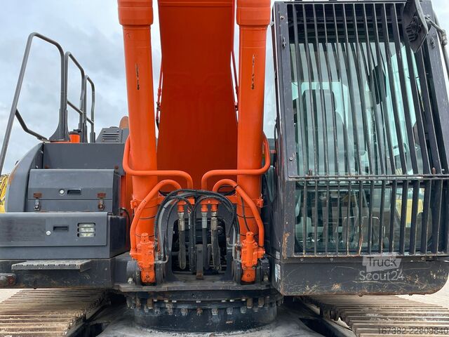 Koparka gąsienicowa Hitachi ZX300LC-6