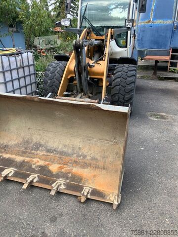 Ładowarka kołowa LIEBHERR L506C
