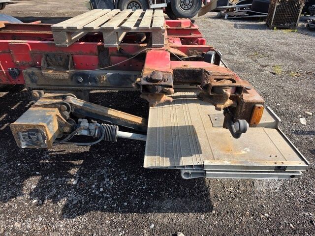 Camión con caja móvil MERCEDES-BENZ 1524 BDF mit Klima, Ladebordwand, 2 x Bett