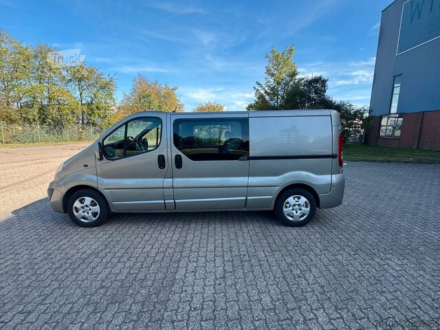 Furgoneta OPEL Vivaro Kasten L2H1 Doppelkabine *Navi*AHK