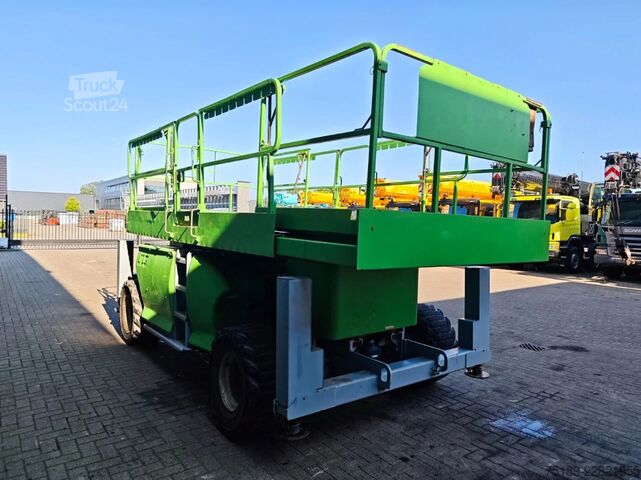 Škarjasto dvigalo JLG 3394 RT