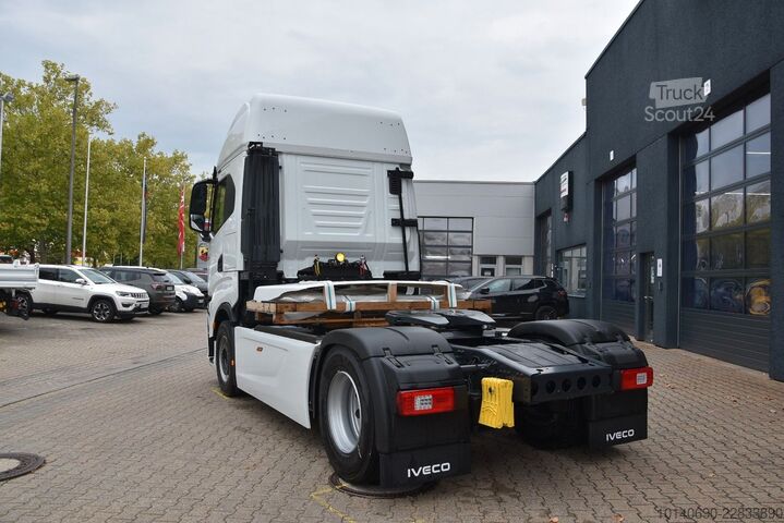 Tracteur routier standard IVECO S-WAY AS440S50T-P SZM ADR Basis Standklima Retar