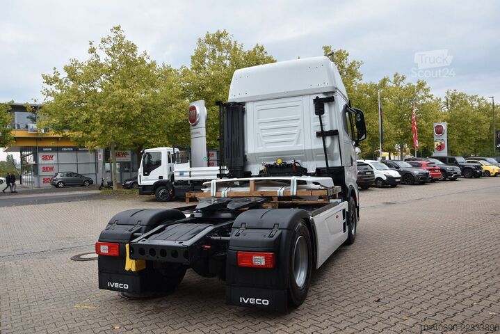 Tracteur routier standard IVECO S-WAY AS440S50T-P SZM ADR Basis Standklima Retar