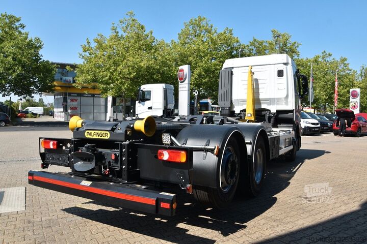Camion benne à bras amovible IVECO X-WAY AS280X50Y-PS Abrollkipper PALFINGER HT20TE