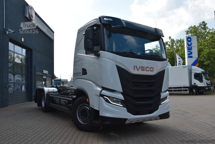 Tovornjak s kavljem za kontejnerje IVECO X-WAY AS280X58Y-PS Abrollkipper MEILLER RS21.70