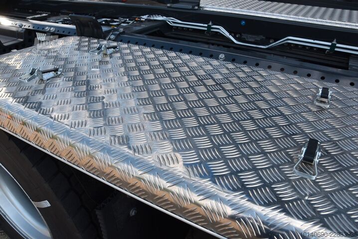 Tovornjak s kavljem za kontejnerje IVECO X-WAY AS280X58Y-PS Abrollkipper MEILLER RS21.70