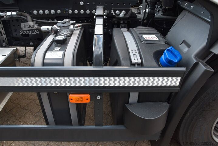 Tovornjak s kavljem za kontejnerje IVECO X-WAY AS280X58Y-PS Abrollkipper MEILLER RS21.70