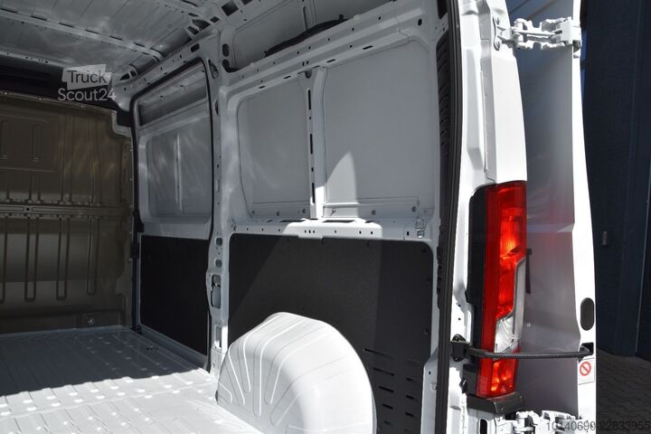 Høy tak varebil FIAT Ducato 35 L2H2 140 MT Tachograph AHK Allwetterre