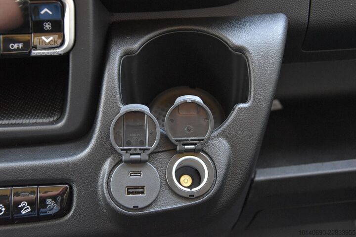 Høy tak varebil FIAT Ducato 35 L2H2 140 MT Tachograph AHK Allwetterre