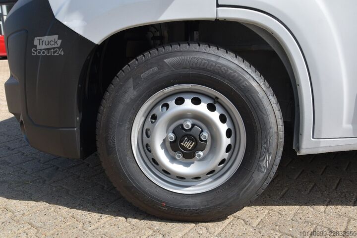 Høy tak varebil FIAT Ducato 35 L2H2 140 MT Tachograph AHK Allwetterre
