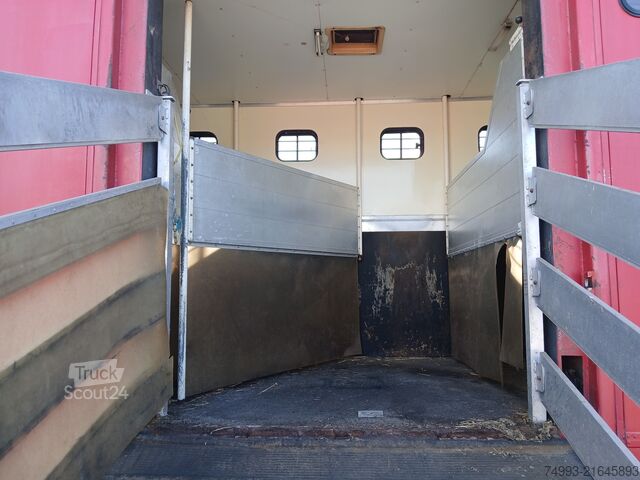 Paardenvrachtwagen Renault S150