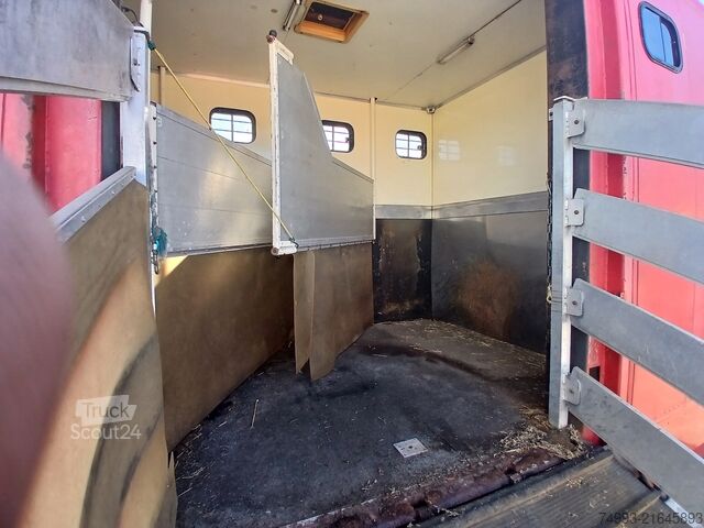 Paardenvrachtwagen Renault S150