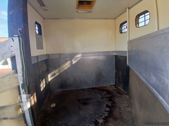 Paardenvrachtwagen Renault S150