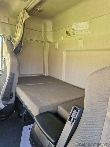 Autocamion transport băuturi Iveco Stralis 420