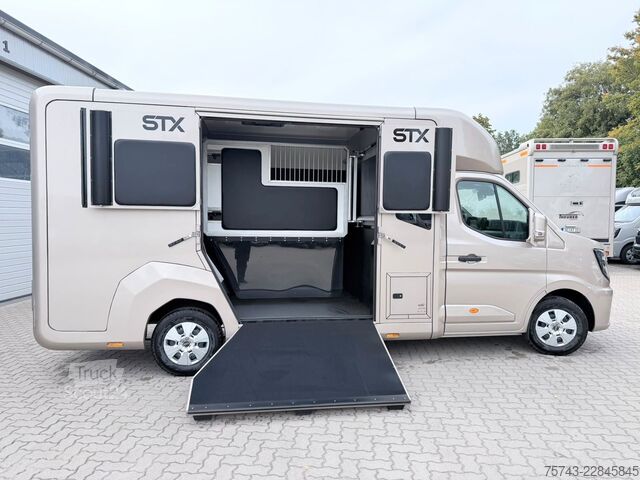 Hayvan taşıyıcı RENAULT Master STX 5 Sitzer Haras ex. Lang