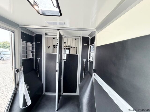 Hayvan taşıyıcı RENAULT Master STX 5 Sitzer Haras ex. Lang