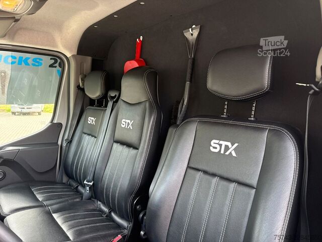 Hayvan taşıyıcı RENAULT Master STX 3 Sitzer  Haras / Hengste
