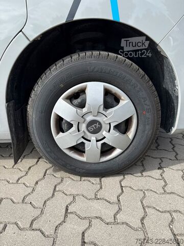 Hayvan taşıyıcı RENAULT Master STX 3 Sitzer  Haras / Hengste