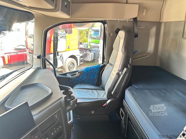 Стандартний тягач VOLVO FH500 6x2 Lift/Lenk Euro6 I-ParkCool ACC