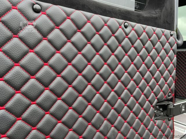 Kleinbus MAN TGE 3.180 Kombi L3H2 LEDER STANDH ACC NAVI SITZH