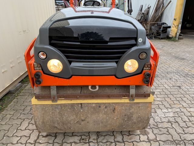 Walec jednobębnowy HAMM HD13VV / 2020 BJ / 819 H / 3.965 KG