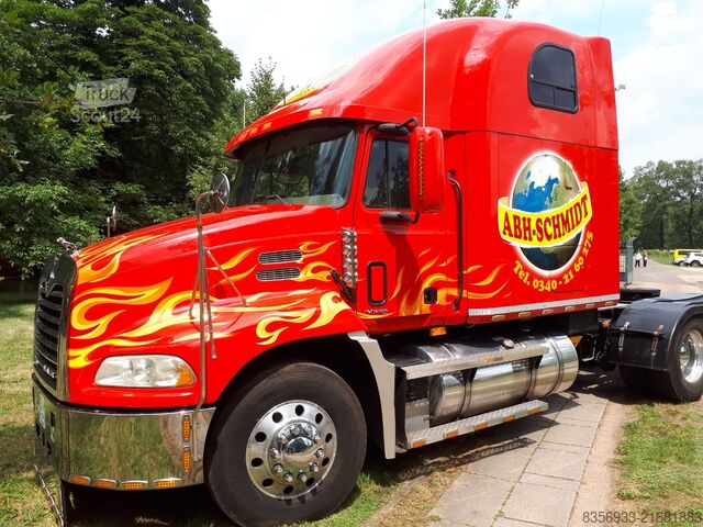 Camion de matières dangereuses Mack CX 603 Vision