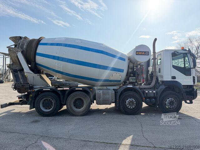 Avtomešalec betona Iveco TRAKKER 500