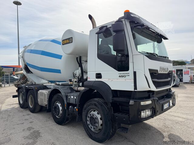 Avtomešalec betona Iveco TRAKKER 450
