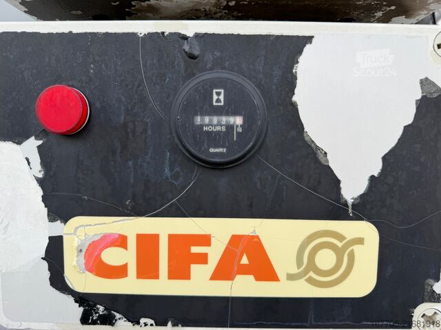 Avtomešalec betona Iveco TRAKKER 450