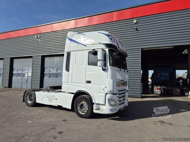 Tractor estándar DAF XF