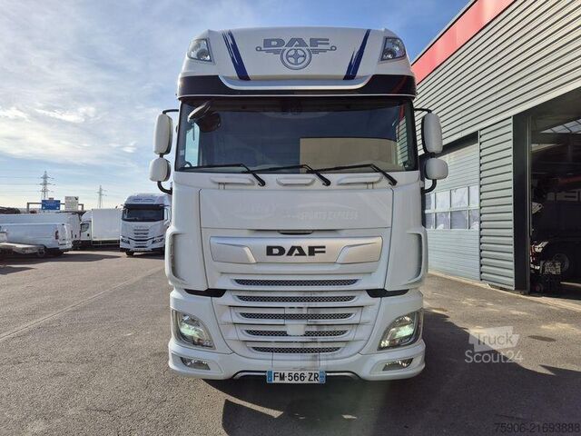 Tractor estándar DAF XF