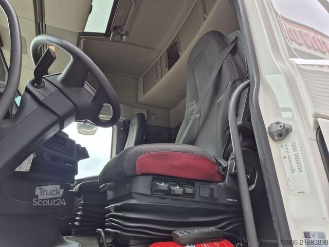 Trattore stradale standard Volvo FH